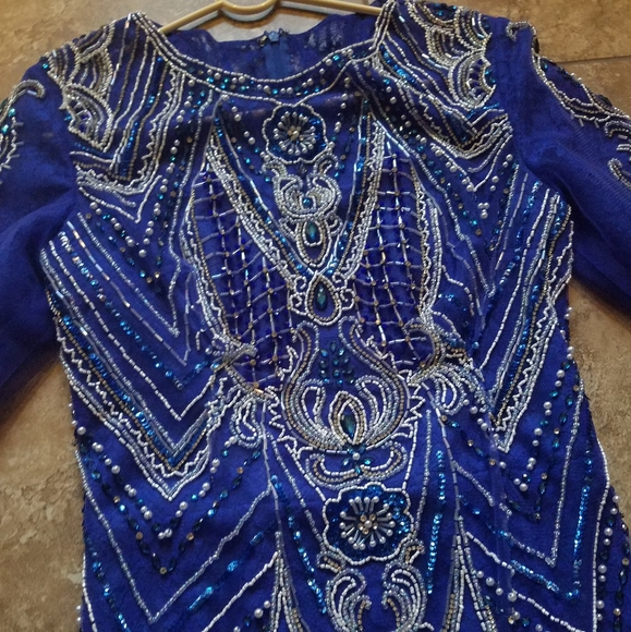 Beautiful blue and silver beaded gown - Picture 2 of 12